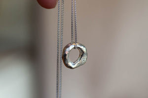 Circle Pendant - Small - White Gold