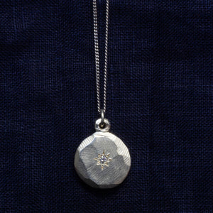 Io Pendant - White Gold with Diamond