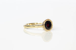 Lota Ring - 9ct Yellow Gold with Red Garnet