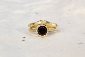 Lota Ring - 9ct Yellow Gold with Red Garnet