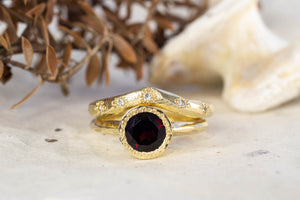 Lota Ring - 9ct Yellow Gold with Red Garnet