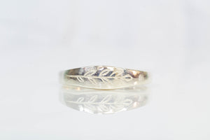 Leaf Signet Ring - Sterling Silver