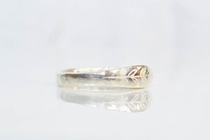 Leaf Signet Ring - White Gold