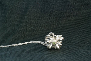 Coprosma Pendant with Peridot - Sterling Silver