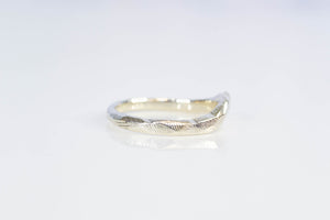 Mountain Fitted Band - White Gold