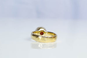 Eluo Ring - 9ct Yellow Gold with Red Garnet