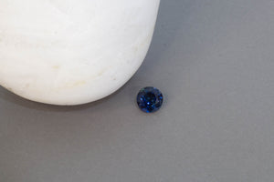 5.5mm 0.87 carat Round-cut Sapphire