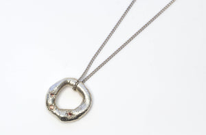 Circle Pendant - Large - White Gold