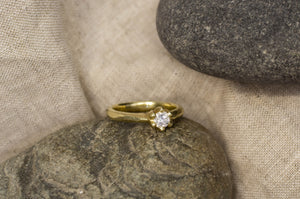 Vesta Ring - 14ct Yellow Gold with White Recycled Diamond