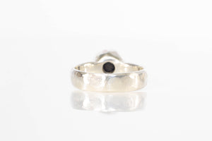 Eluo Ring - Sterling Silver with Black Spinel