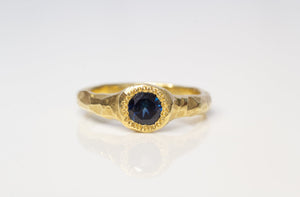 Spring Ring - 18ct Yellow Gold with Blue Sapphire