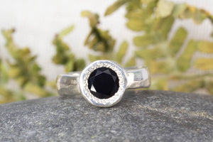 Eluo Ring - Sterling Silver with Black Spinel