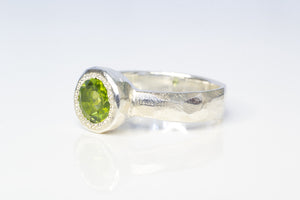 Eluo Ring - Sterling Silver with Peridot