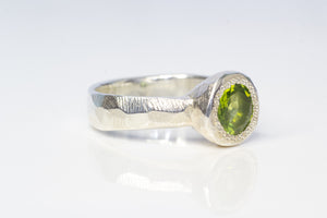 Eluo Ring - Sterling Silver with Peridot