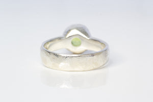 Eluo Ring - Sterling Silver with Peridot