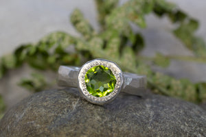 Eluo Ring - Sterling Silver with Peridot