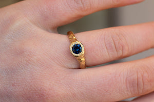 Spring Ring - 18ct Yellow Gold with Blue Sapphire