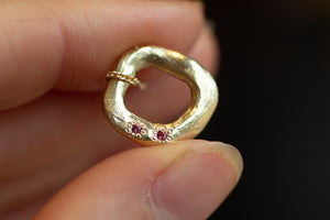 Circle Pendant - Yellow Gold with Pink Sapphires - Large