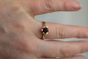 Sol Ring - Yellow Gold with Garnet
