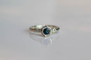 Neve Ring- White Gold with Sapphire and Diamonds