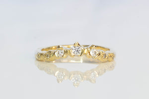 Phoebe Fitted Band with Diamonds - Yellow Gold