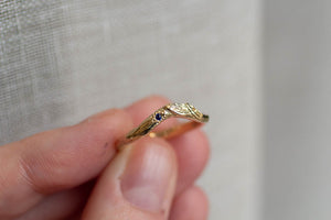Rhea Fitted Band - Yellow Gold with Sapphire