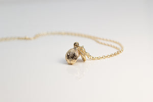 Pittosporum Seed Pod Necklace - Yellow Gold with Diamonds