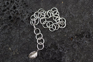 Circle Link Bracelet with Ramarama Leaf